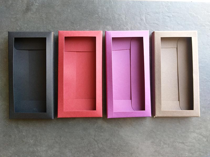 folding box for chocolate bars in different colors