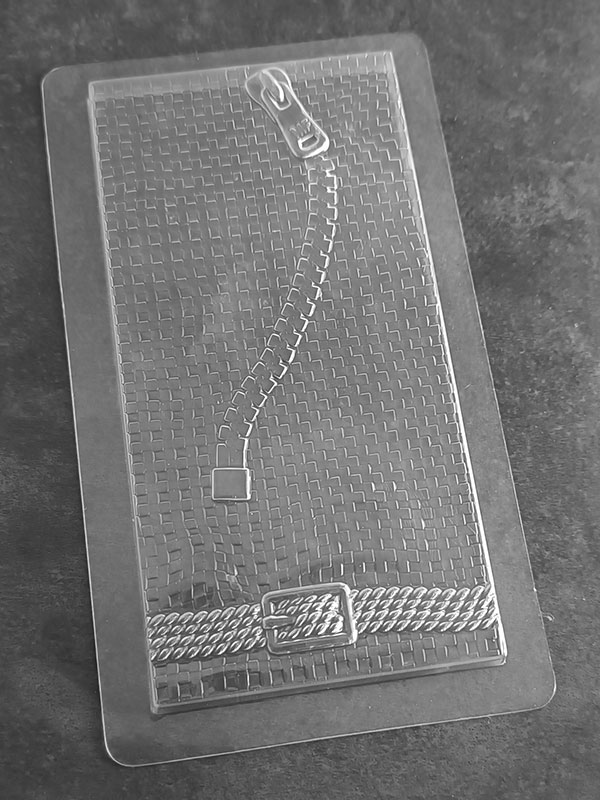 Chocolate tablet zip fastener